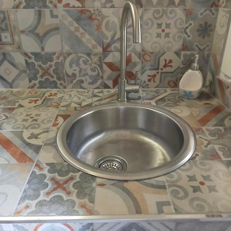 Nice Apt In A Street In Old Town Алгеро Екстериор снимка