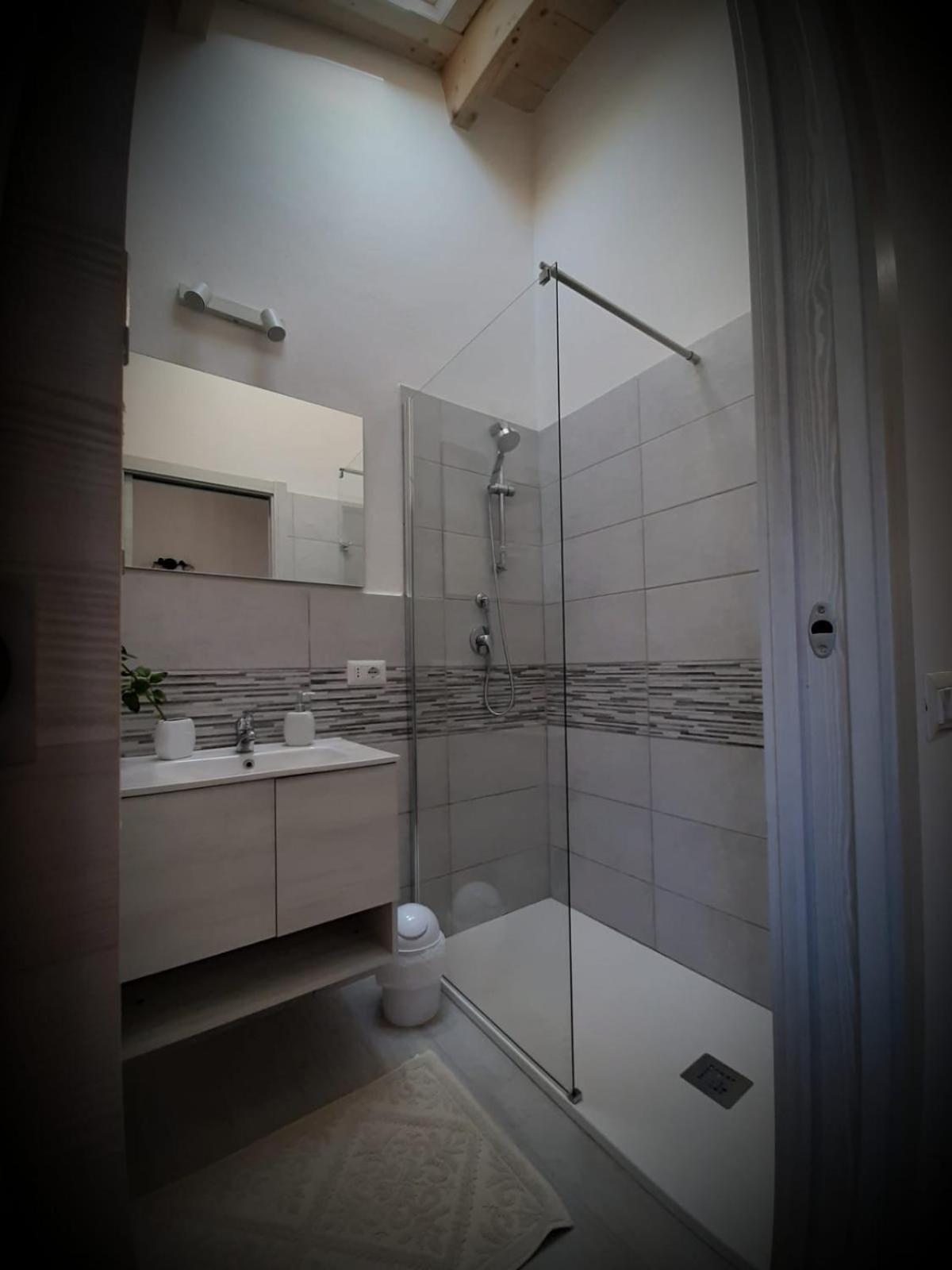 Nice Apt In A Street In Old Town Алгеро Екстериор снимка