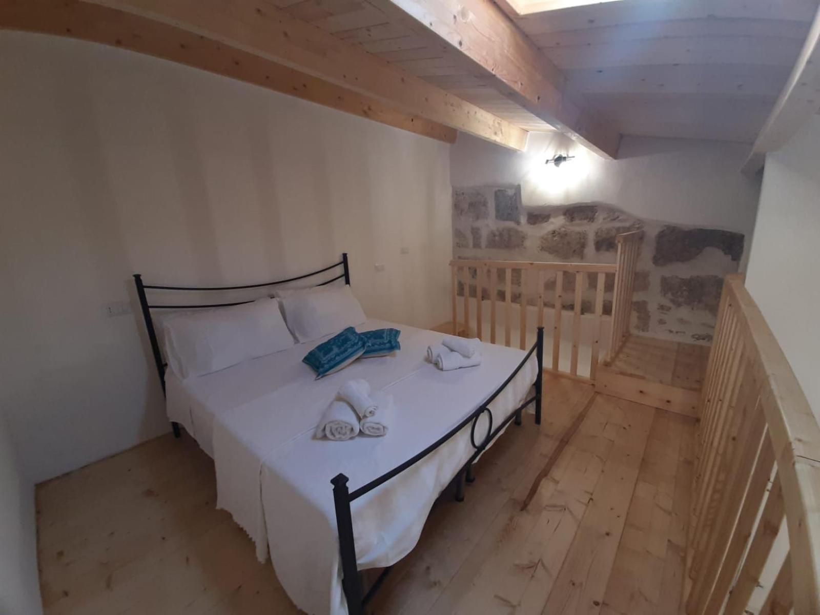 Nice Apt In A Street In Old Town Алгеро Екстериор снимка