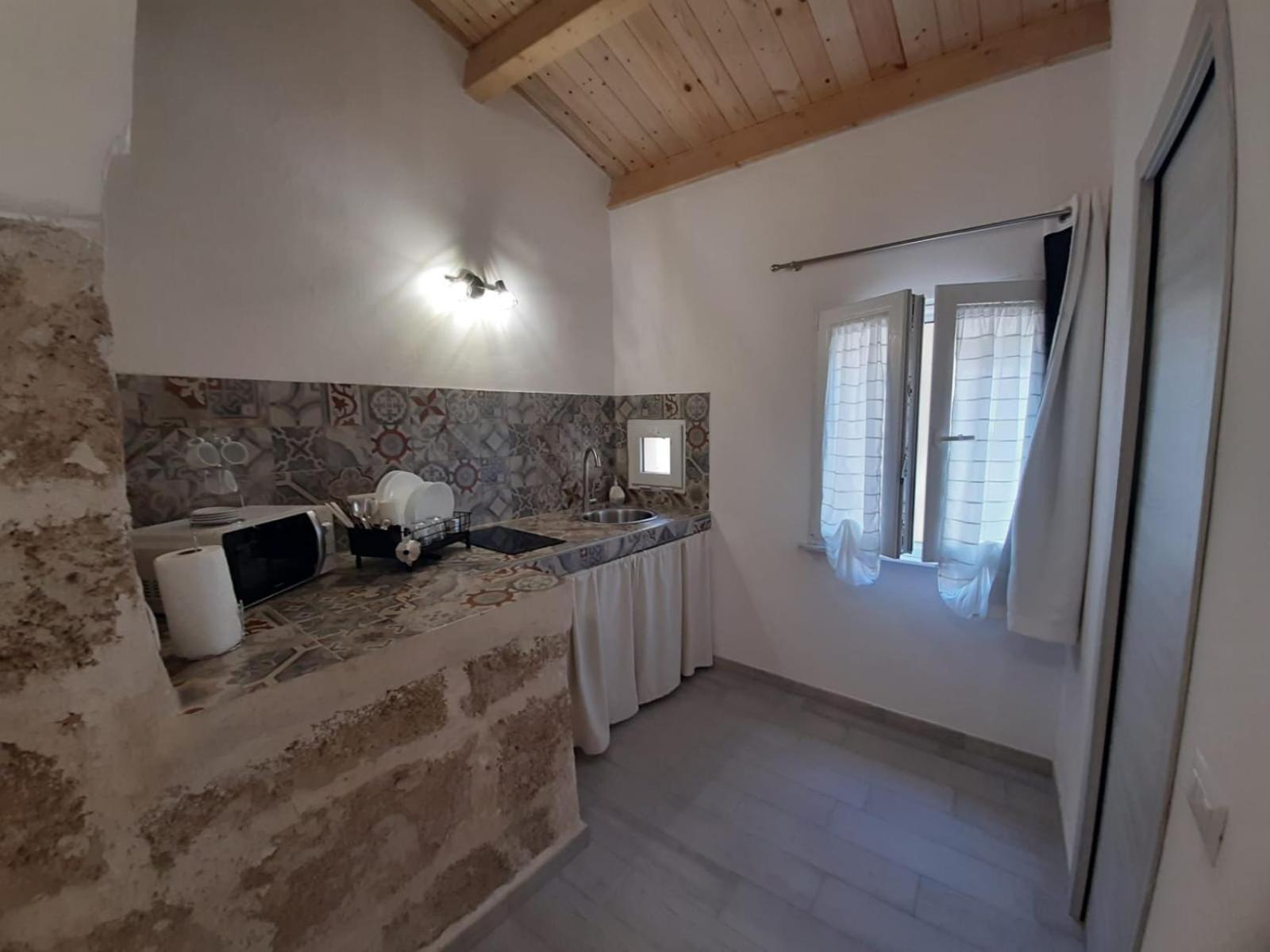 Nice Apt In A Street In Old Town Алгеро Екстериор снимка