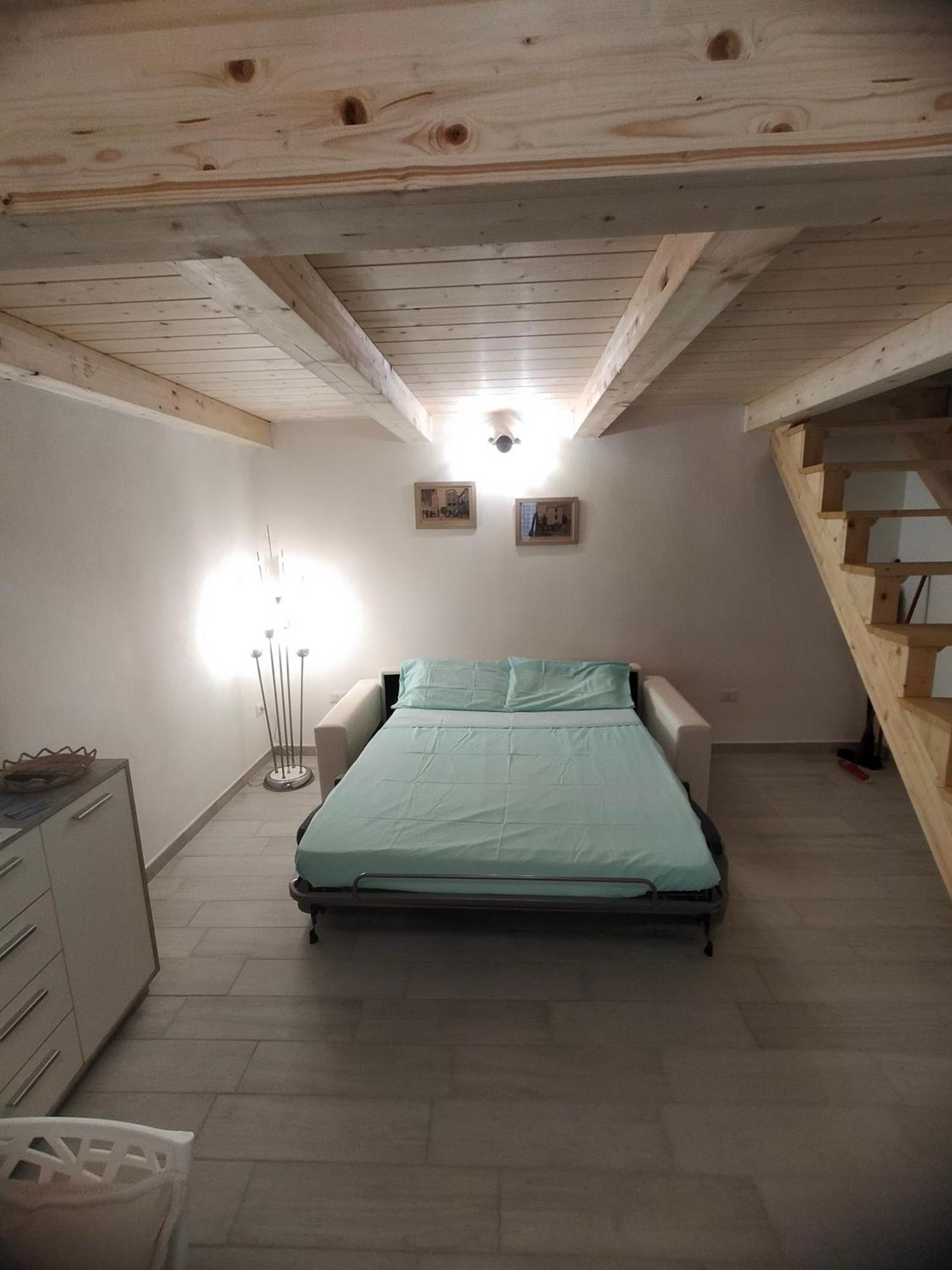 Nice Apt In A Street In Old Town Алгеро Екстериор снимка